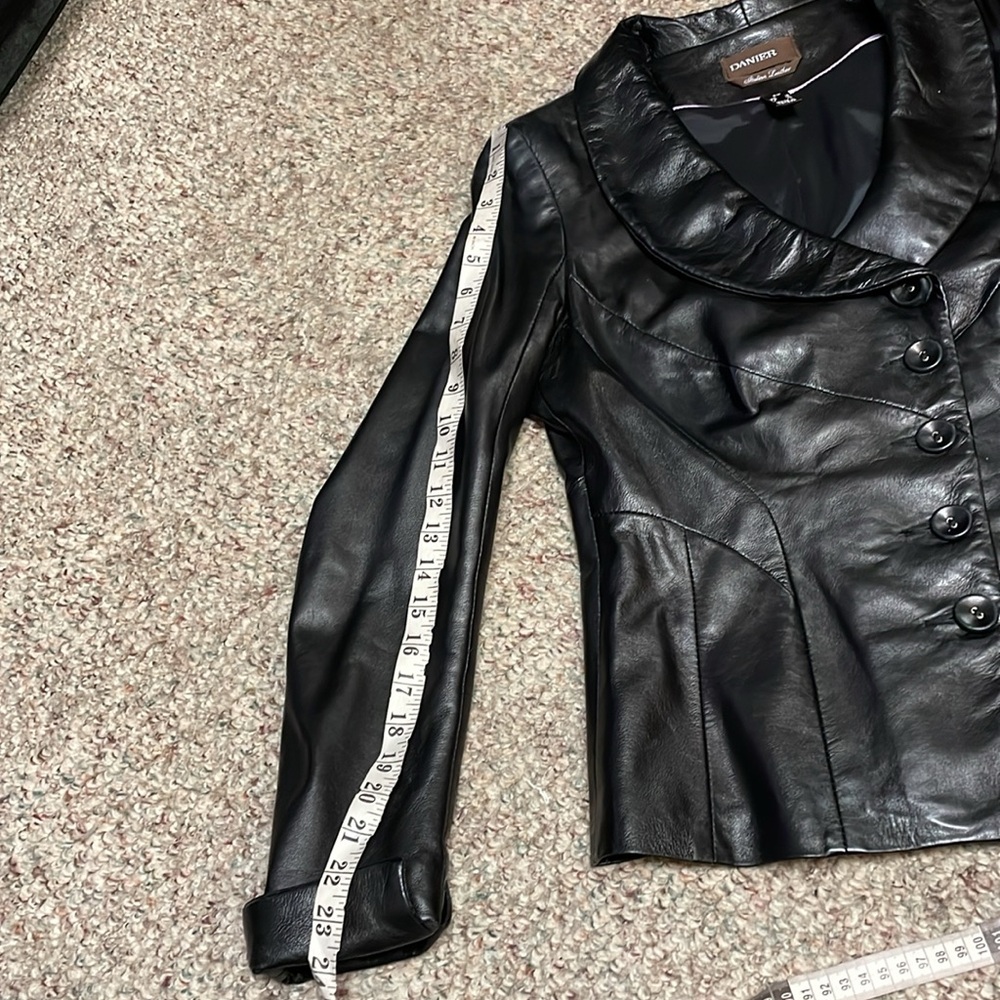 Danier leather jacket - Picture 6 of 11